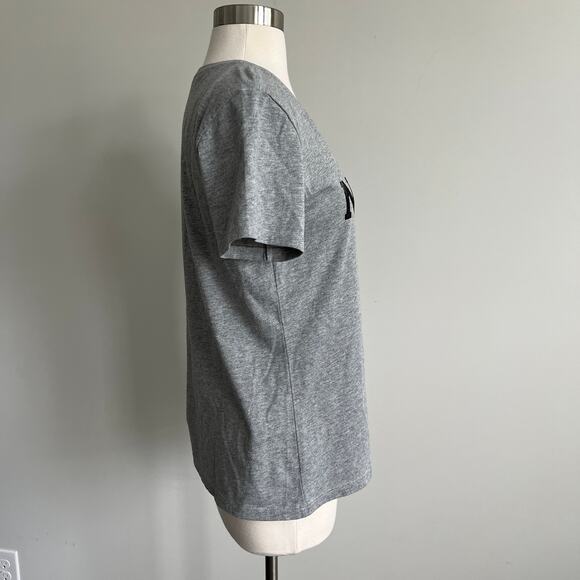 Life Is Good Nailed It Graduation Cap V-Neck T-Shirt Grey Small NWT - Picture 4 of 8